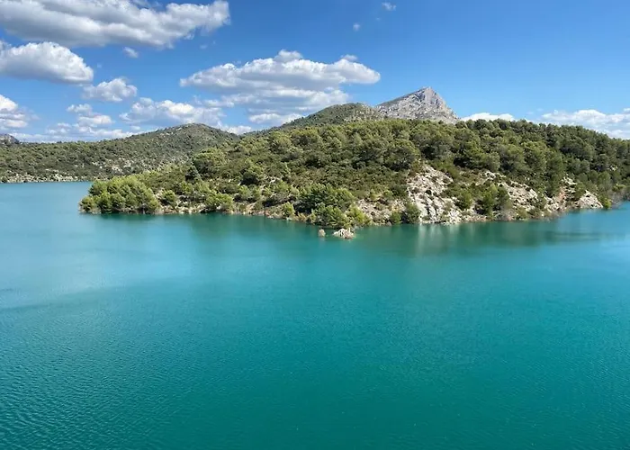 Charmante Dependance Avec Piscine En Provence