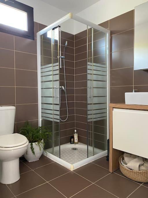 Charmante Dependance Avec Piscine En Provence Holiday home *