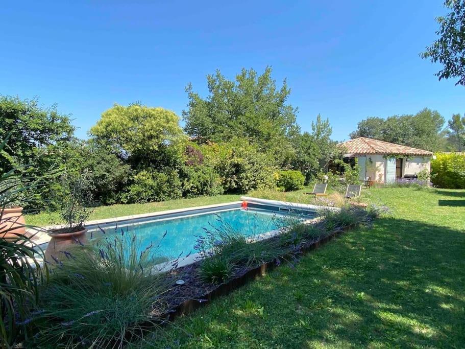 Charmante Dependance Avec Piscine En Provence Holiday home *